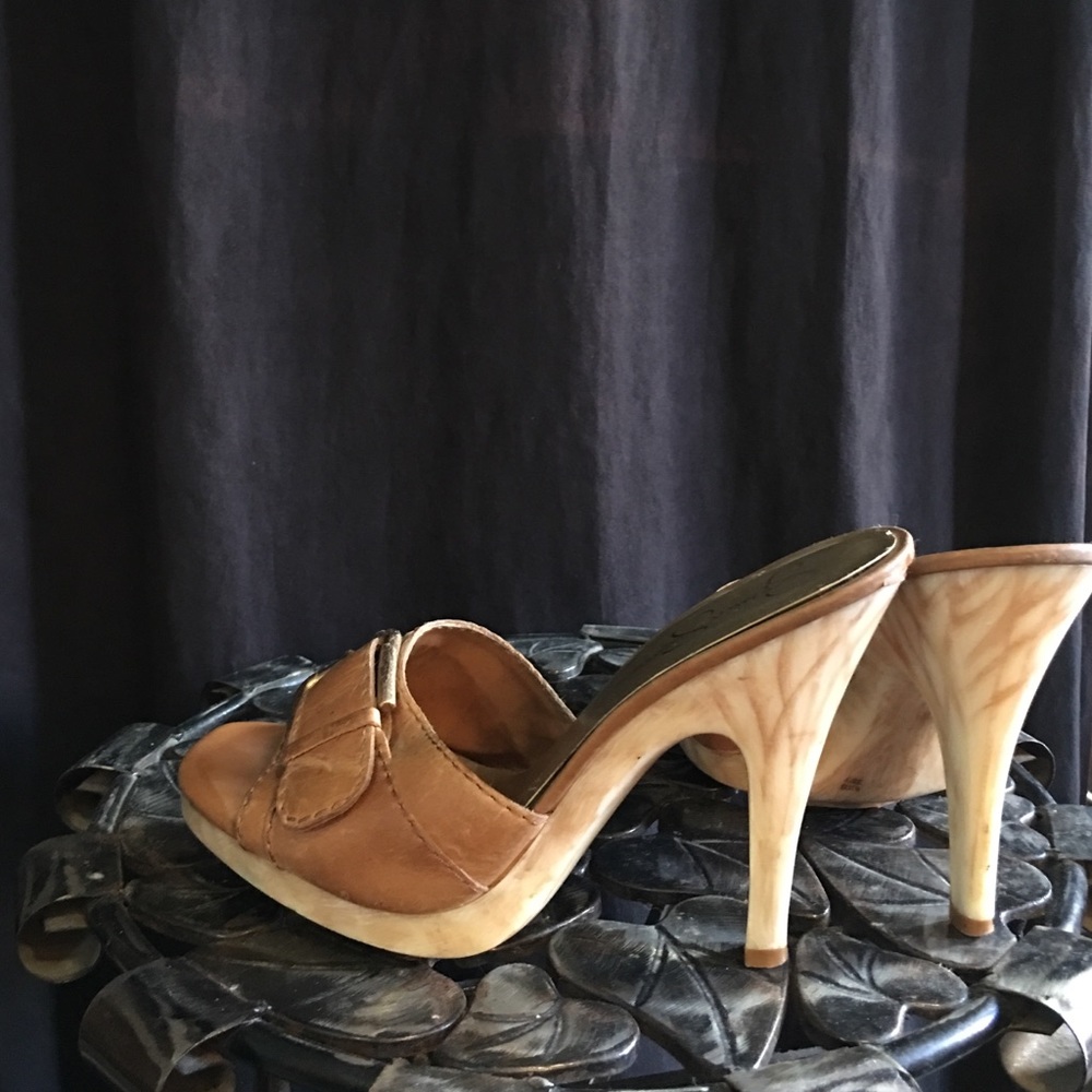 Jessica Simpson heels