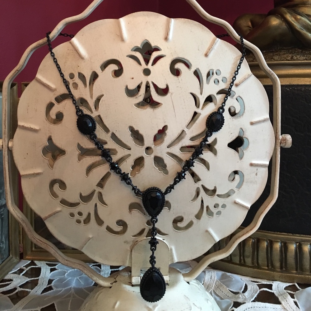 Cache' drop necklace