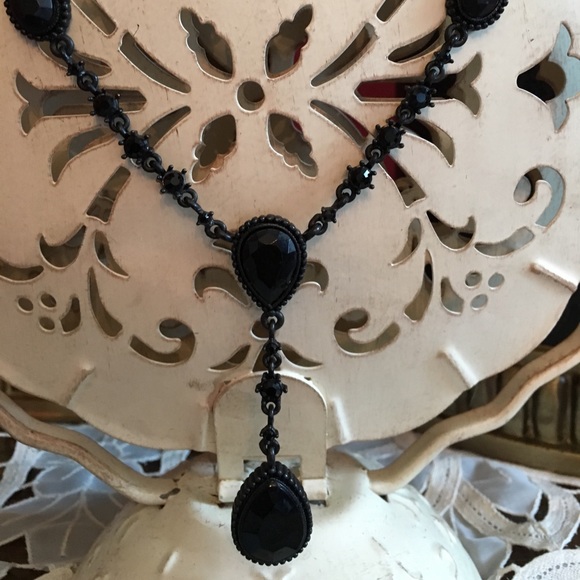 Cache' drop necklace - Picture 2 of 4