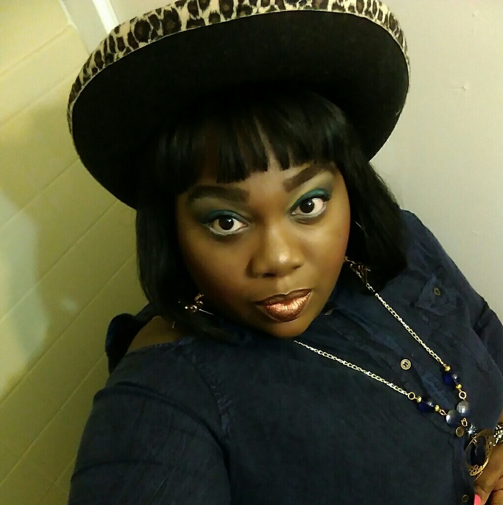 Meet your Posher, Yvette