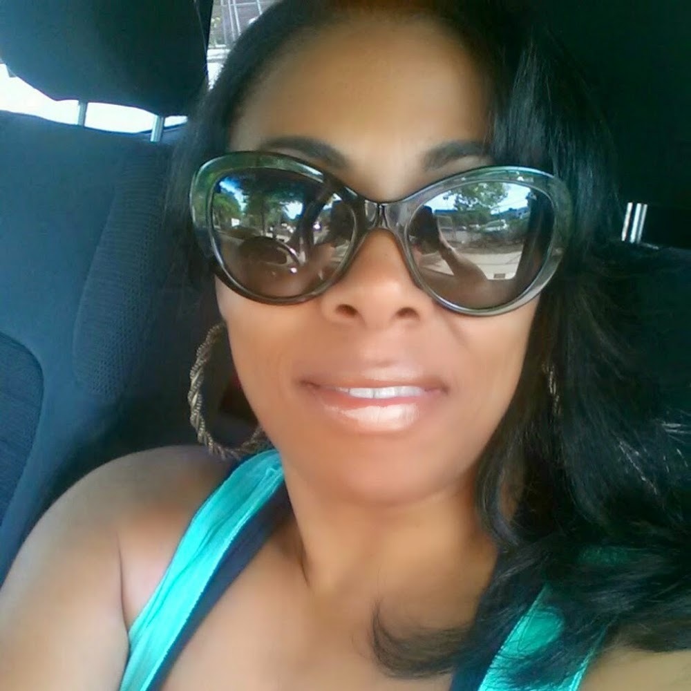 Meet your Posher, Leticia