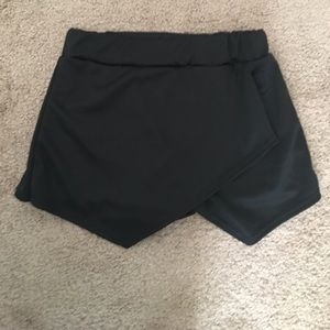 Black skort