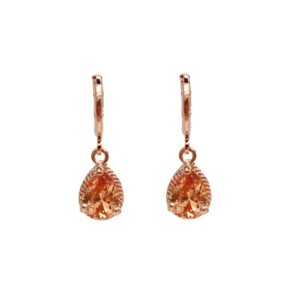 🌷SALE🌷18k GP Morganite Vintage Teardrop Earrings - Picture 2 of 5