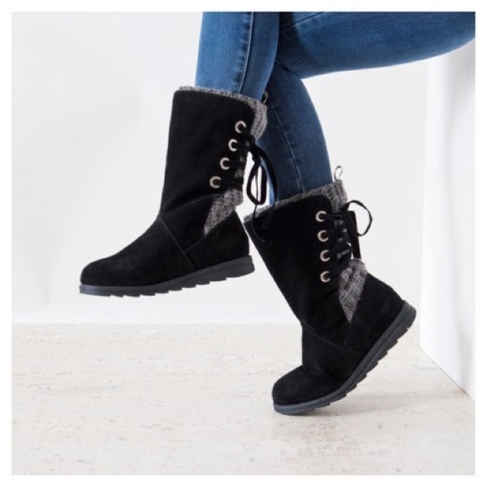 Authentic black lace up MUKLUKS