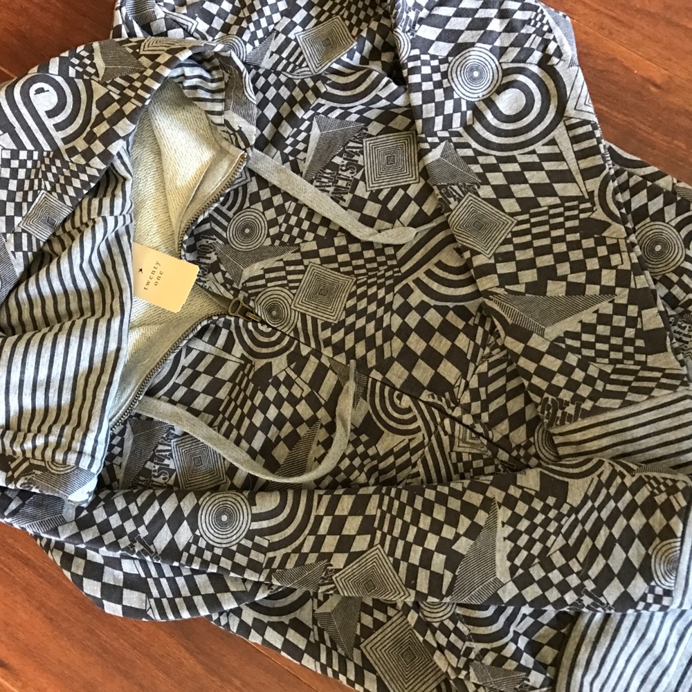 Fun patterned zip up sweatshirt!