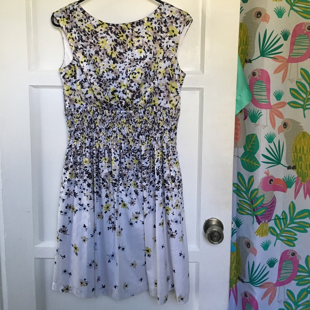 Last chance before goodwill! Jessica Simpson floral dress size 6