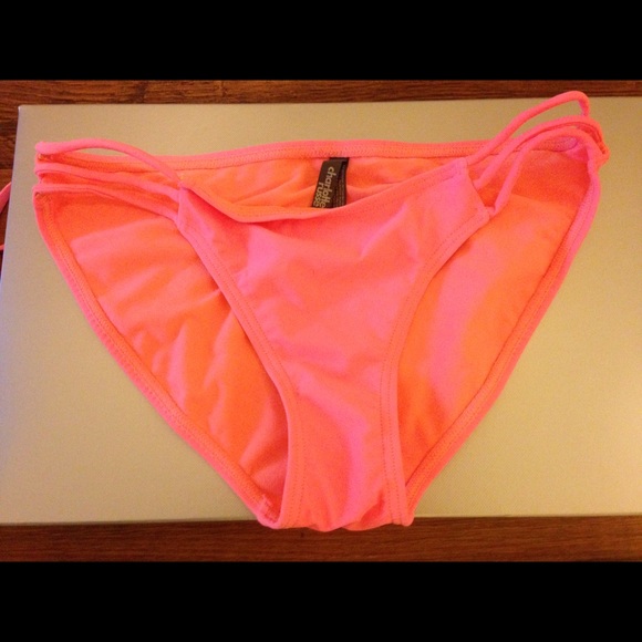 👙Cute little 👙 - Picture 4 of 7