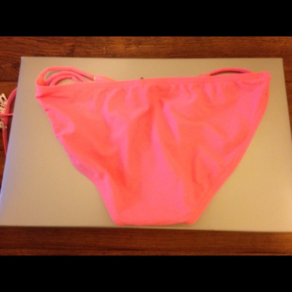 👙Cute little 👙 - Picture 5 of 7