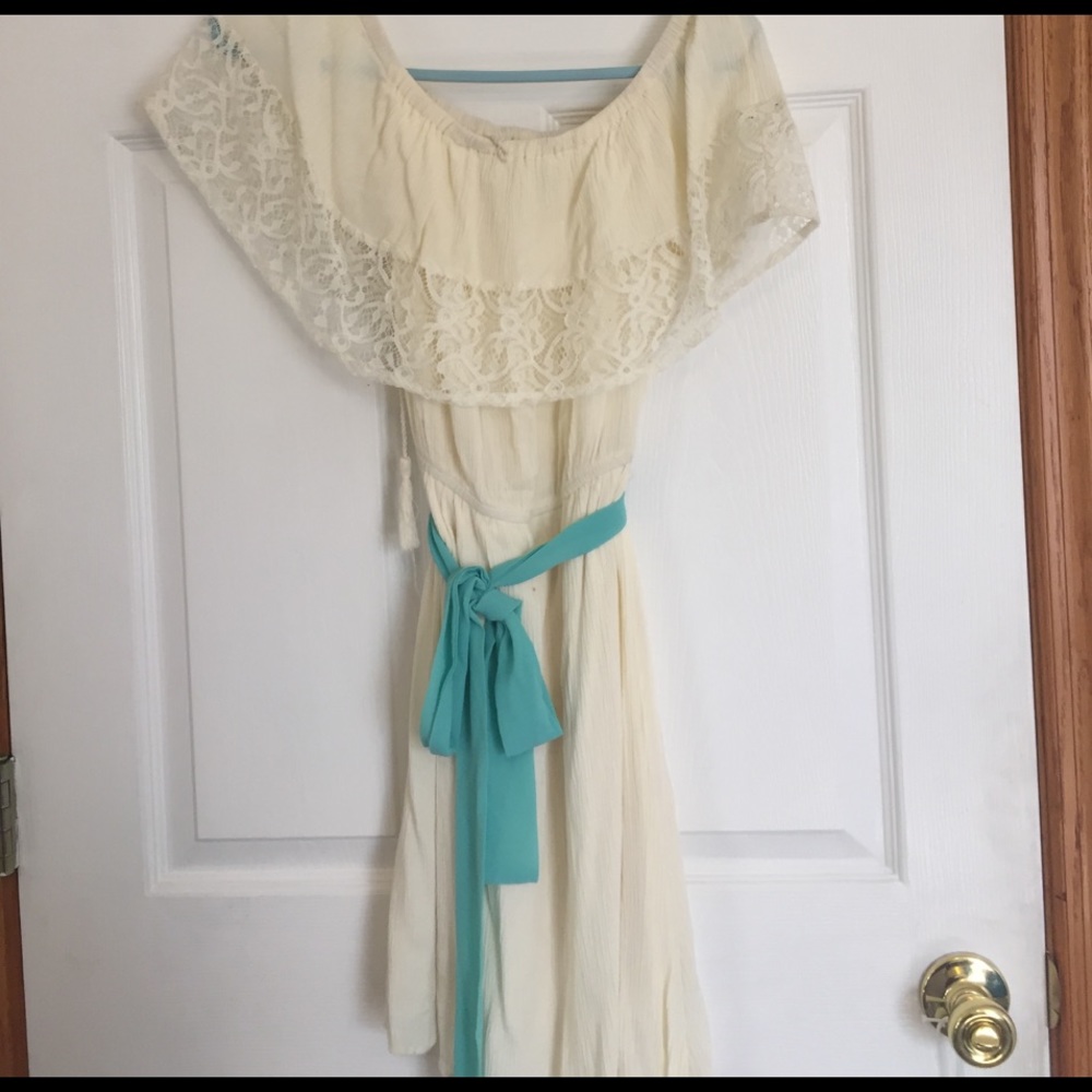 Cute dress!