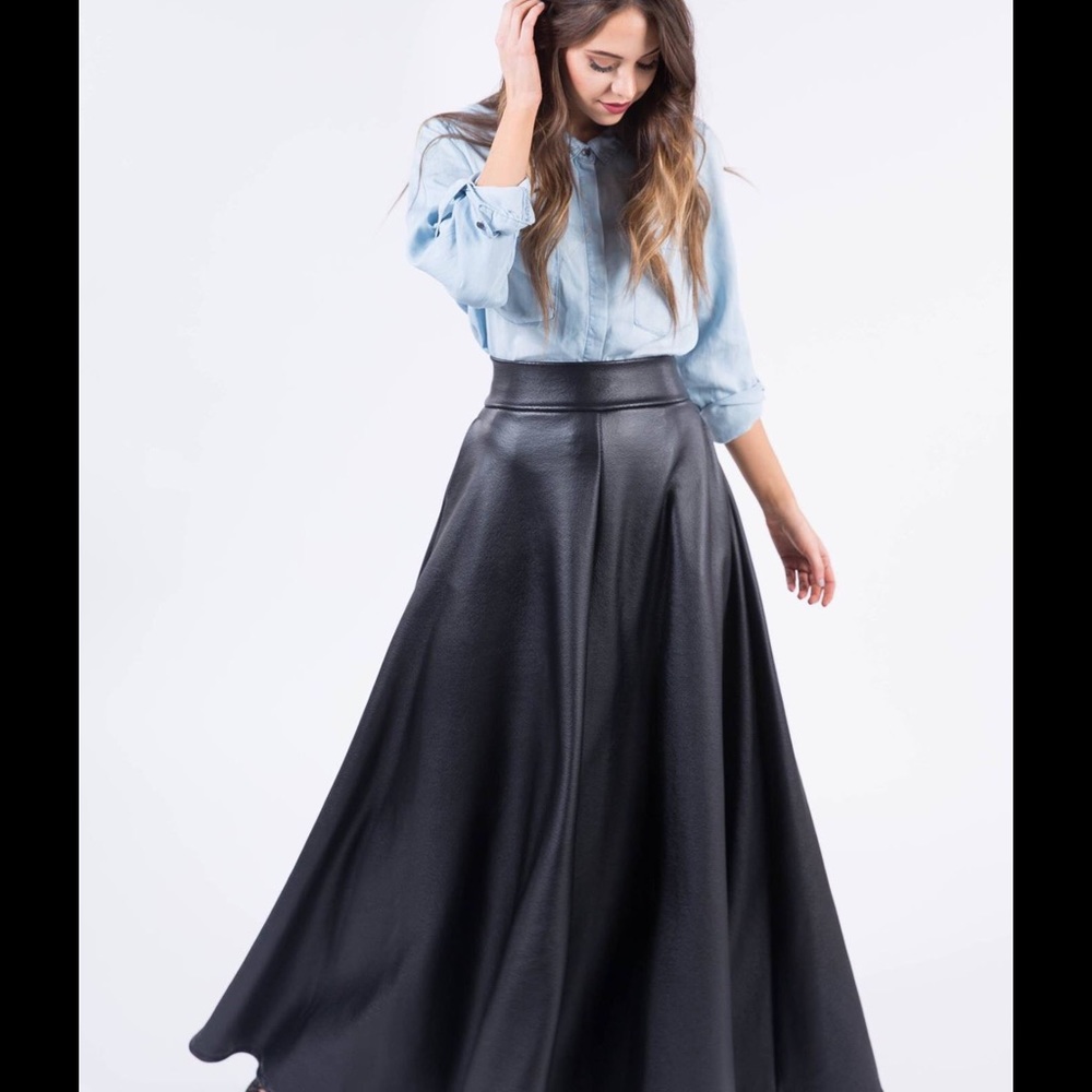 Black pebble faux leather ball skirt