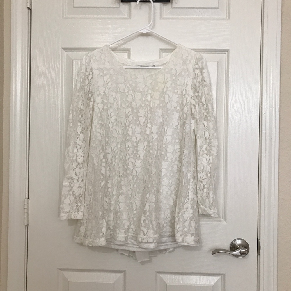 White Lace with ruffle back maternity tunic