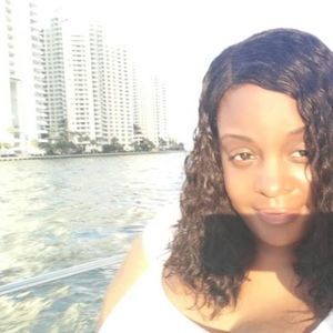 Meet your Posher, Aisha