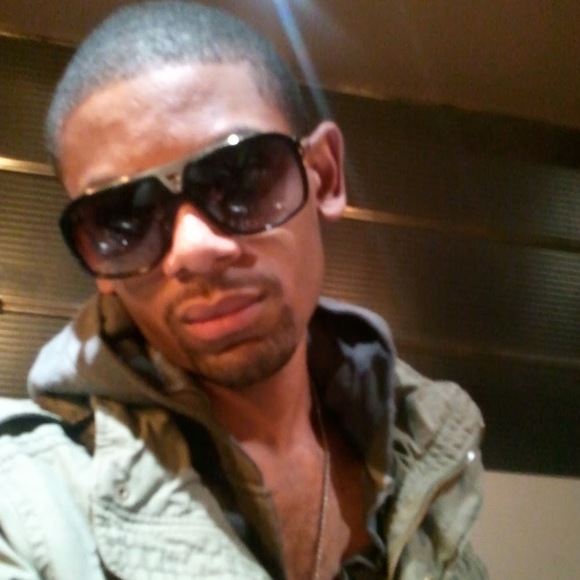 Meet your Posher, Seph - Picture 1 of 1