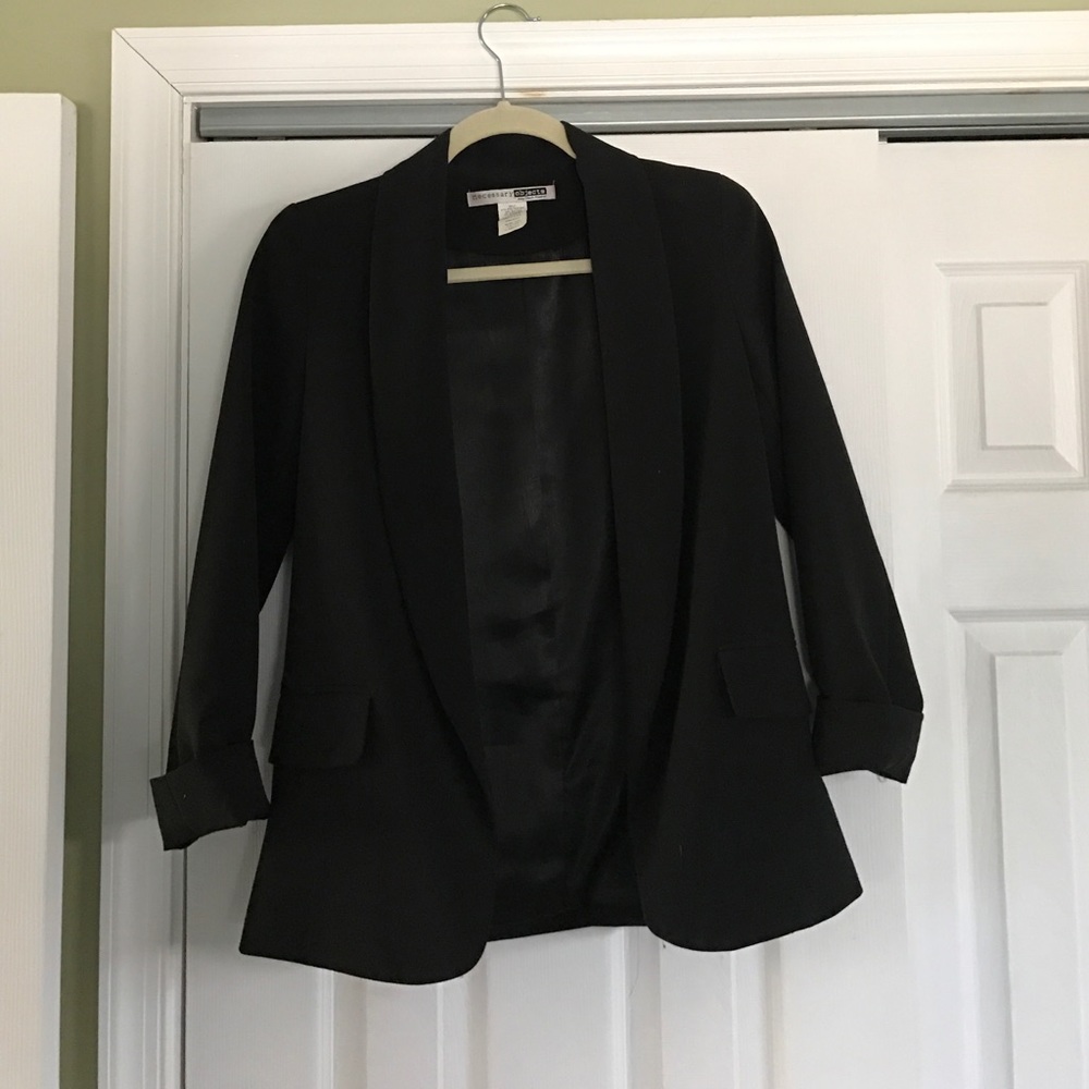 3/4 sleeve length black blazer