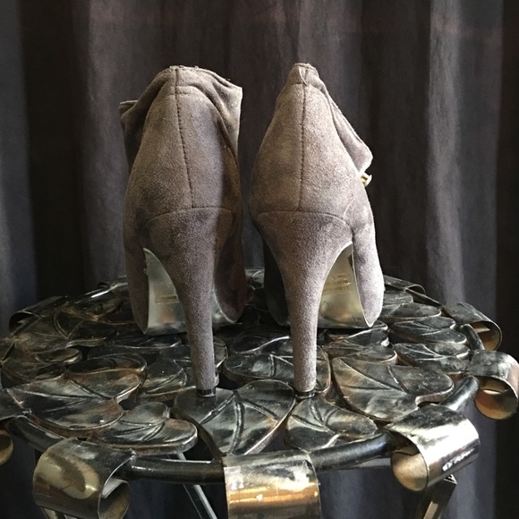 Heels - Picture 2 of 4