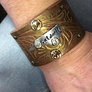 Meet your Posher, Leslie