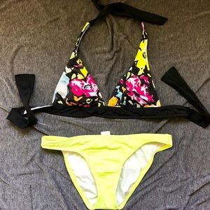 ☀️Make me an offer!☀️ Hurley two piece swimsuit