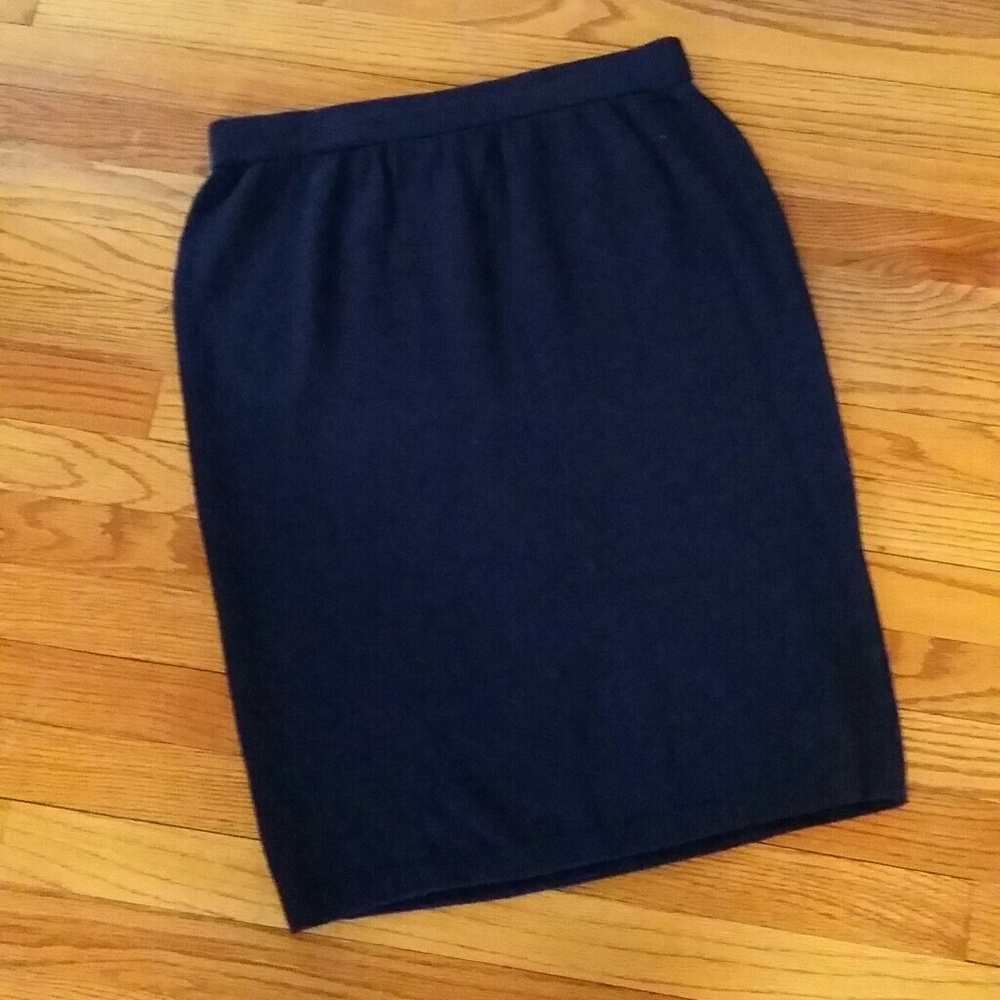 Vintage  90s St. John navy santana knit skirt