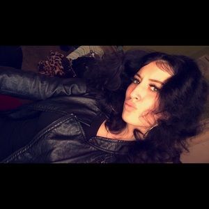 Meet your Posher, Alyssa