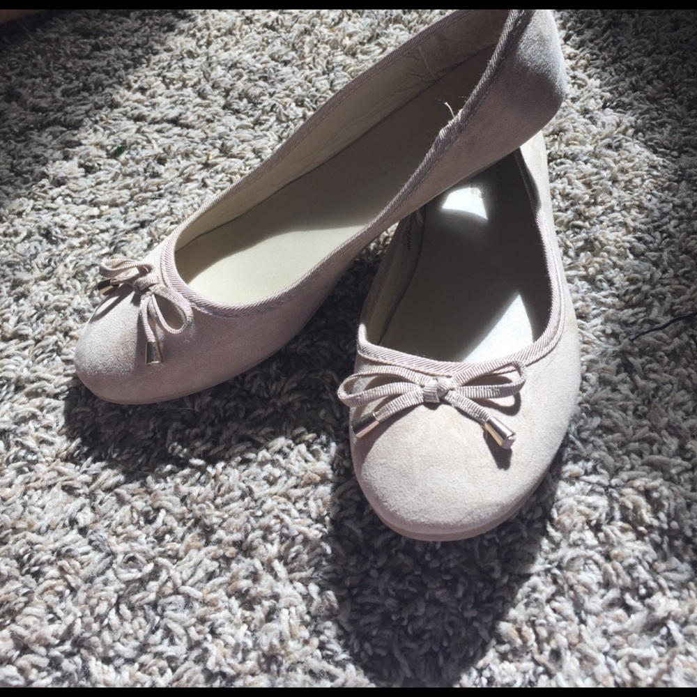 Super cute flats!!