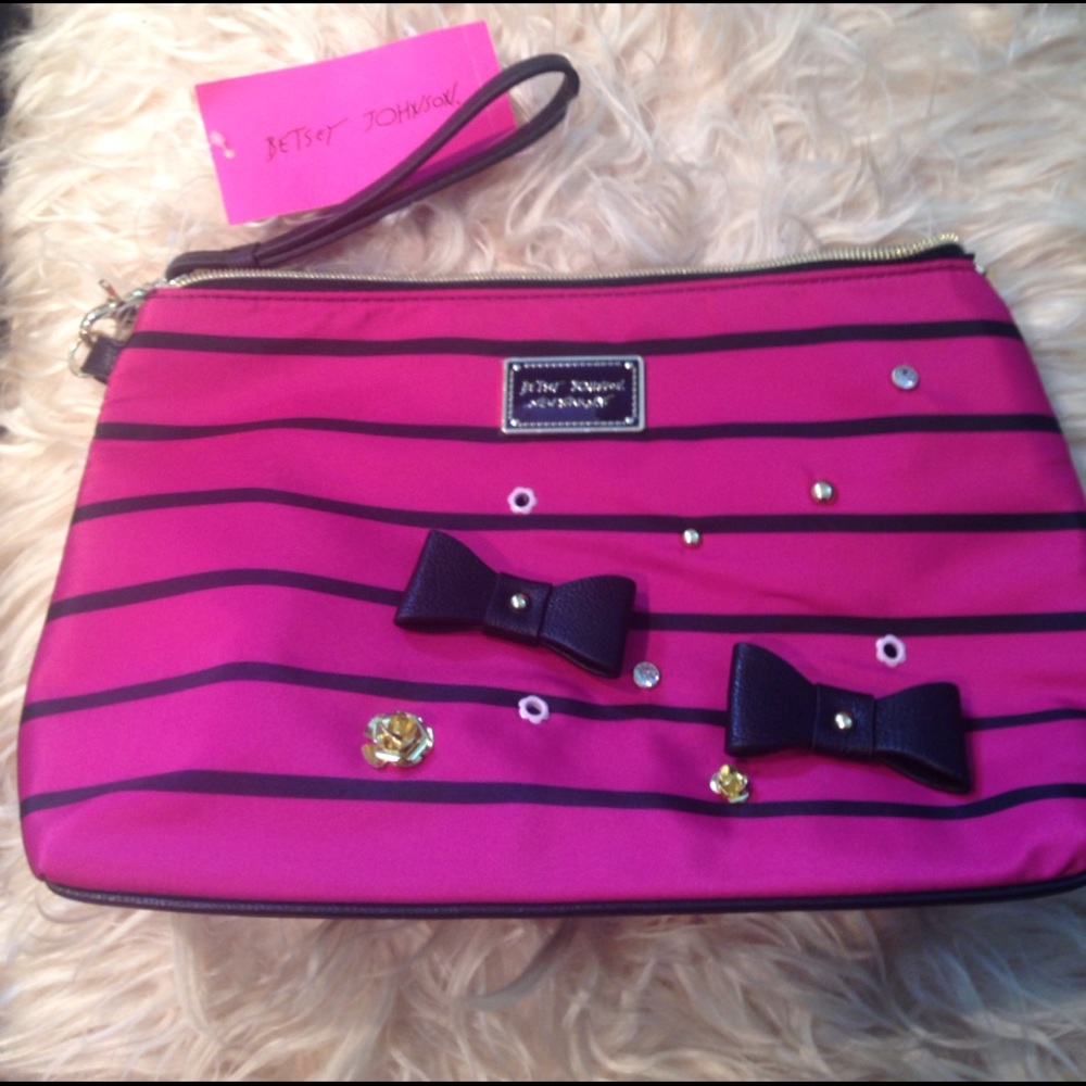 Betsey Johnson wristlet fashion NWT👗