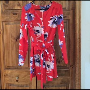 NWT Stunning Floral Romper Size 6
