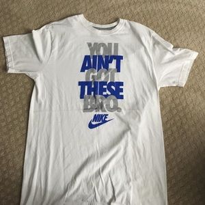 Nike men's t shirt