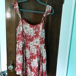 ‼️SUBMIT AN OFFER‼️NWOT Red floral romper