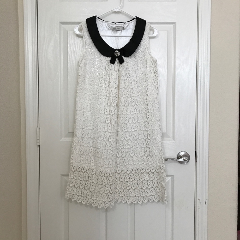 White Lace maternity dress