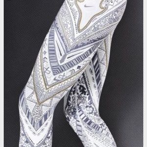LIMITED EDITION NIKE PRO ARCTIC MONARCH LEGGINGS