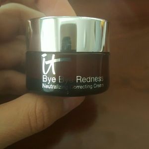 It Cosmetics Bye Bye Redness