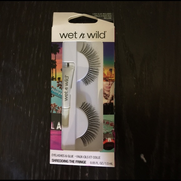 🆕 wet n wild eyelashes - Picture 1 of 2