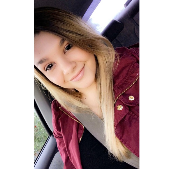 Meet your Posher, Alicia - Picture 1 of 1