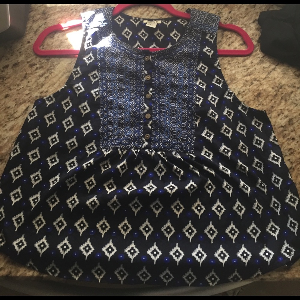 Blue and white patterned tank