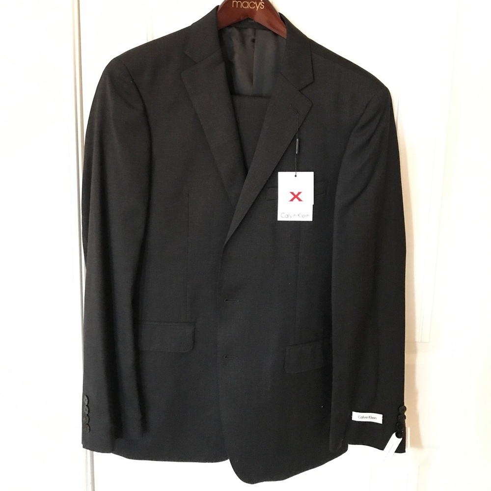 NWT Calvin Klein slim fit suit 42 short