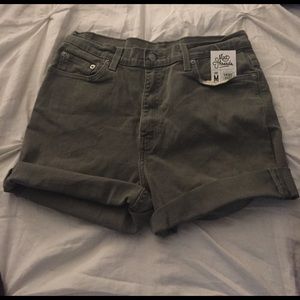 Vintage Levi's - High Waisted Shorts