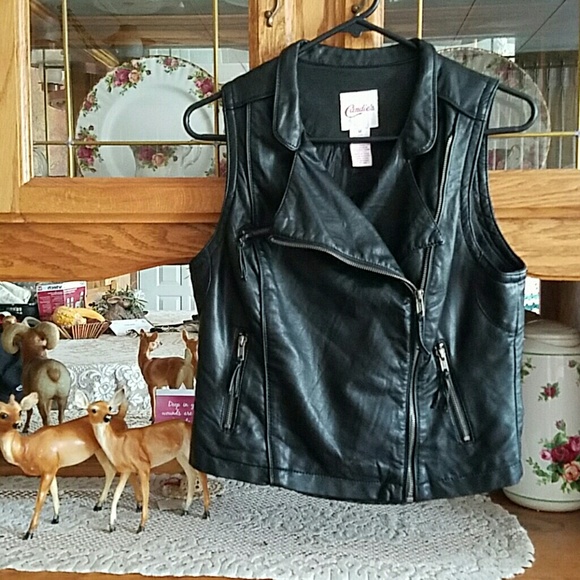 🎉HP🎉CANDIE'S FAUX LEATHER VEST - Picture 3 of 5