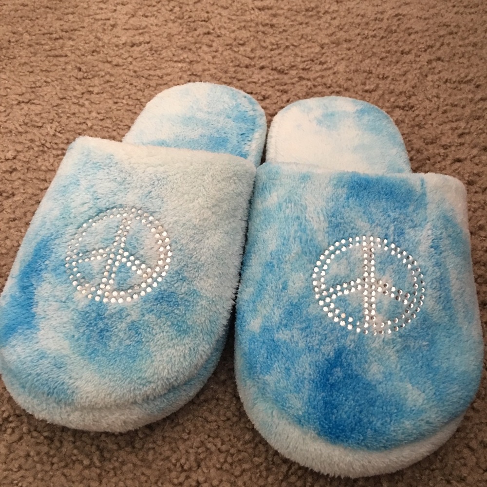 Women's slippers size 8/9