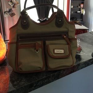 Mint condition bag with TONS of pockets