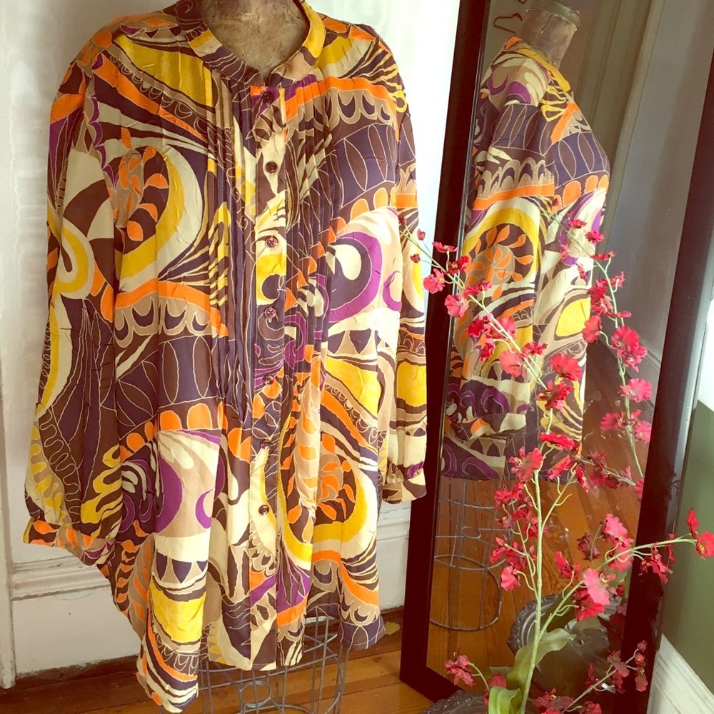 Bold Printed 3/4 Sleeve Tunic