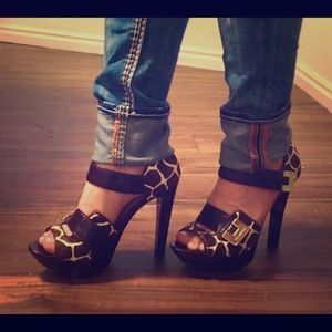 Michael Kors - Size 6 1/2, 4 inch heels