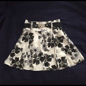 Black and white floral skirt with belt