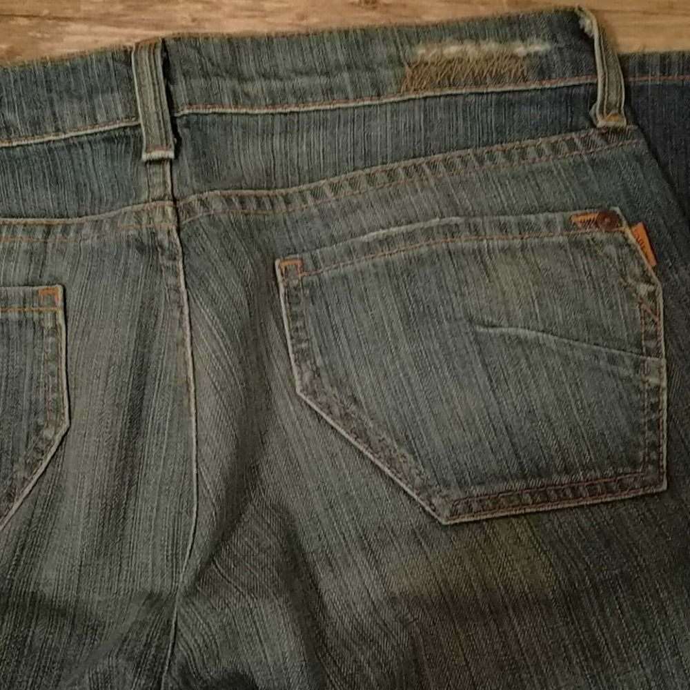 Vintage James jeans relaxed fit with leg flare at bottom - Picture 5 of 7