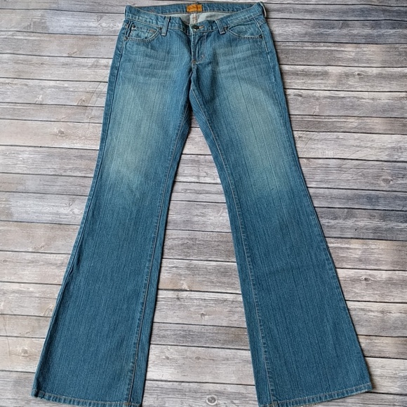 Vintage James jeans relaxed fit with leg flare at bottom - Picture 2 of 7