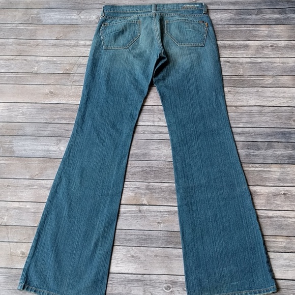 Vintage James jeans relaxed fit with leg flare at bottom - Picture 6 of 7