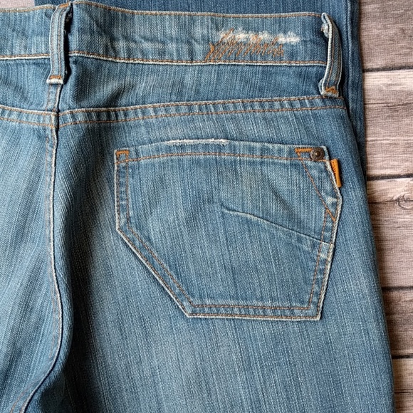 Vintage James jeans relaxed fit with leg flare at bottom - Picture 7 of 7