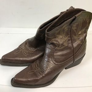 Ladies cowboy boot