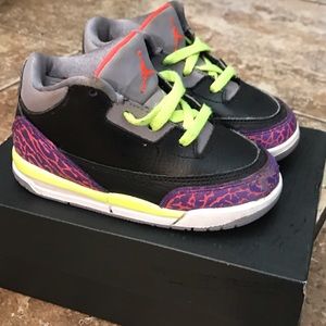 Two pair of Jordan authentic sneakers 8c
