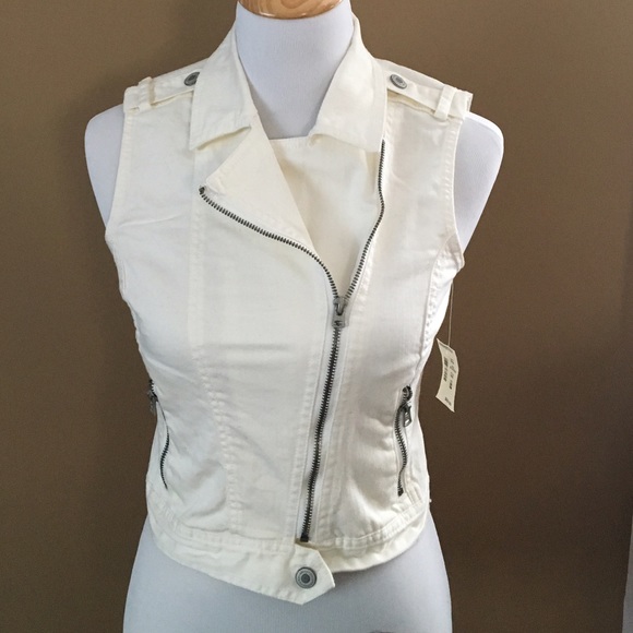Aeropostale Jackets & Blazers - Aeropostale White denim zipper vest size small