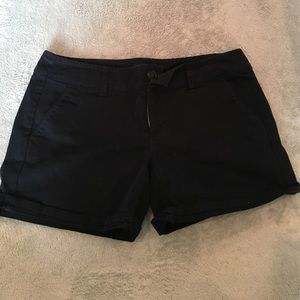 Black American eagle midi shorts size 4